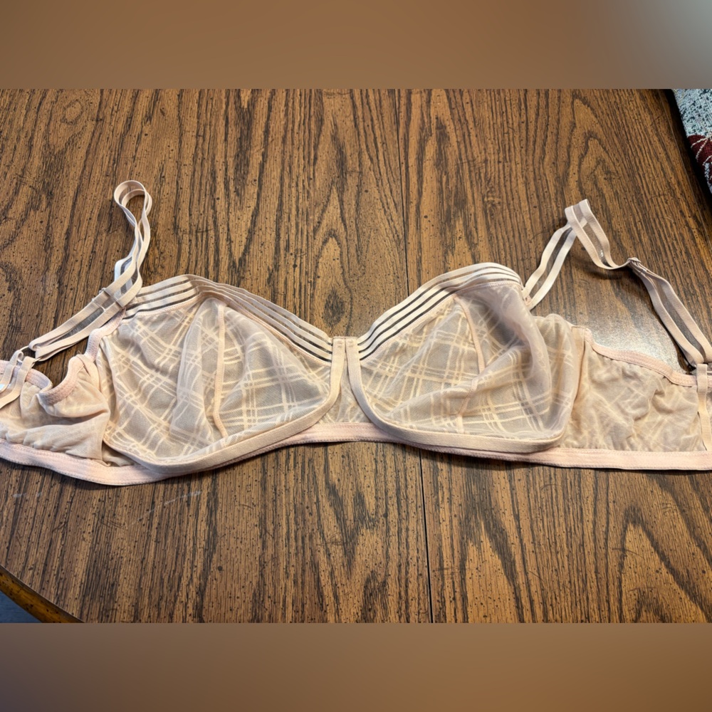 Adore Me wireless/unlined women’s bra 40G - Picture 8 of 10